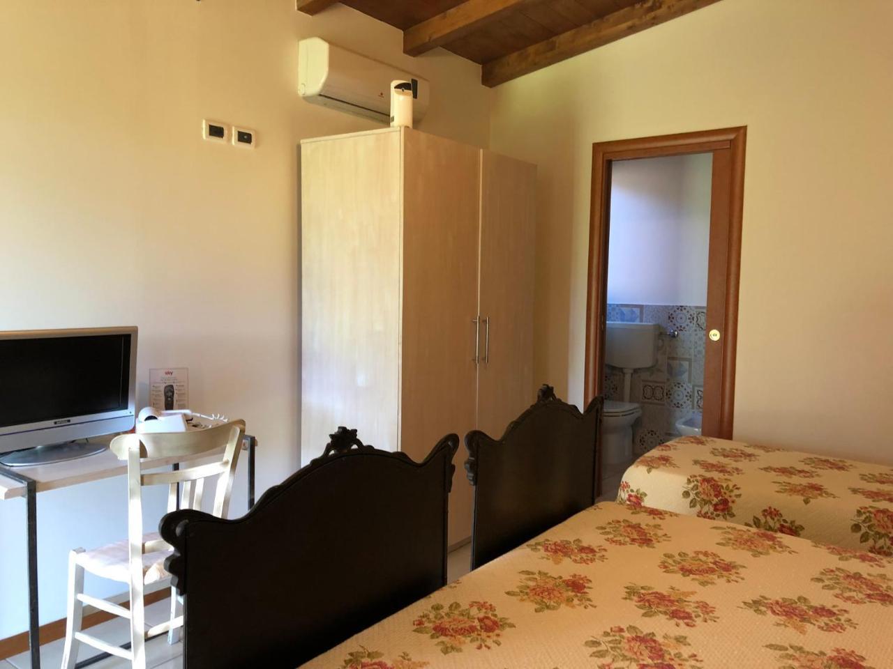 Agriturismo Masseria I Risi Pension SantʼEufemia Lamezia Buitenkant foto